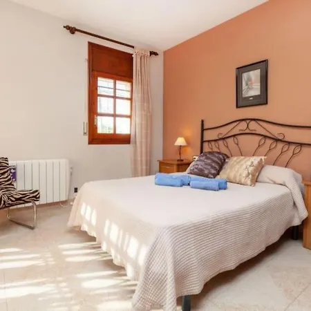 Amplio Con Gran Piscina Holiday home *