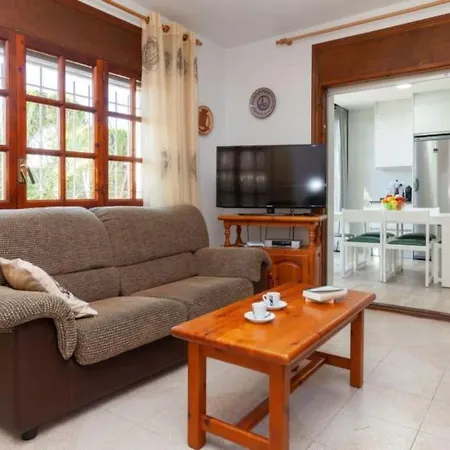 Amplio Con Gran Piscina Holiday home Les Tres Cales