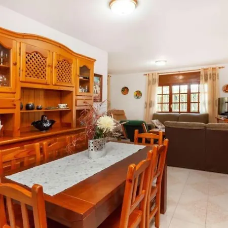 Amplio Con Gran Piscina Holiday home Les Tres Cales