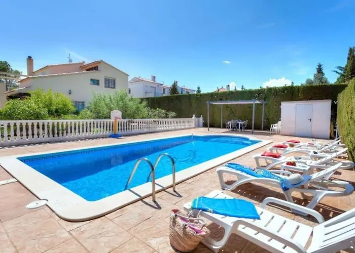 Amplio Con Gran Piscina Tatil Evi Les Tres Cales